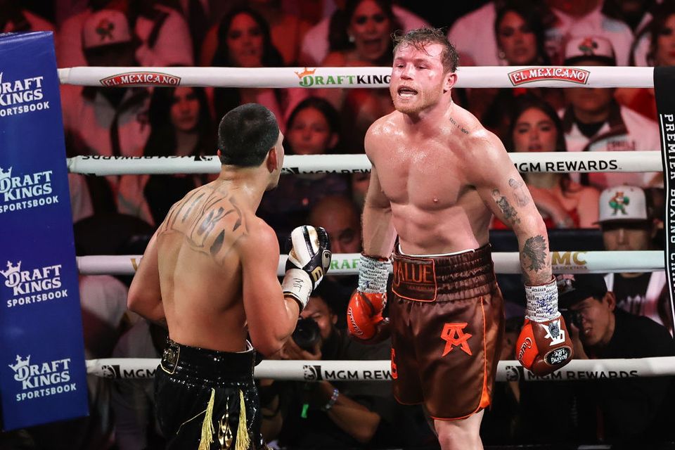 Canelo dominantno slavio i obranio titule