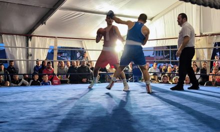 PRVI ‘GAJNICE BOXING CHALLENGE’ NA IGRALIŠTU NK PONIKVI Naš prvak Gabriel Debanić najbolji boksač, a Brođanin Ivan Jukičić najbolji tehničar pravog boksačkog spektakla u Gajnicama